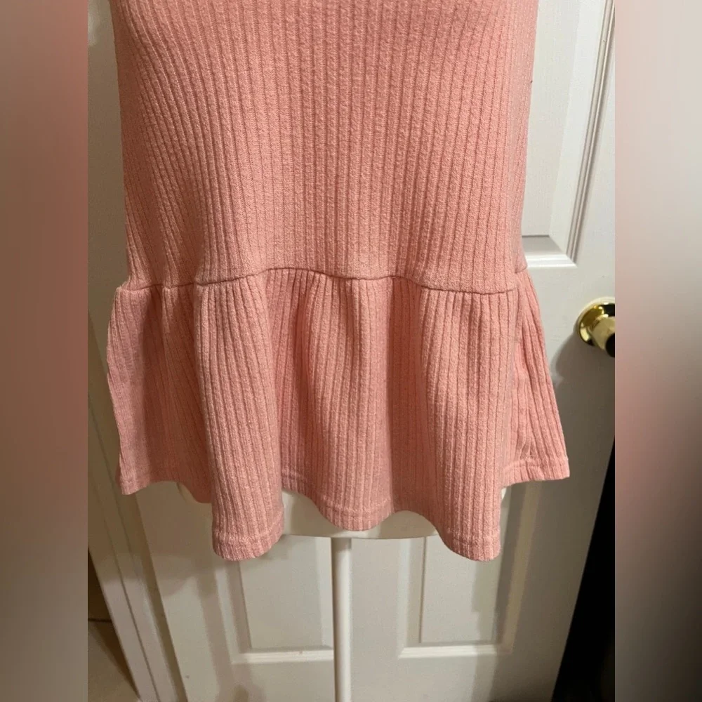 💚 SHEIN Soft pink tank top with built-in bra and adjustable straps